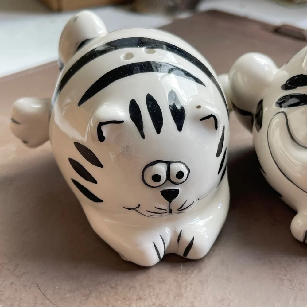 Pier 1 Fat Cat Ceramic Salt & Pepper Shakers